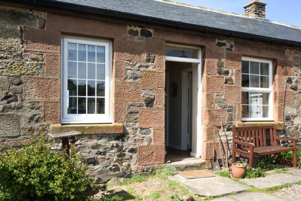 Kittiwake Cottage, Budle Bay แบมบะระ ภายนอก รูปภาพ