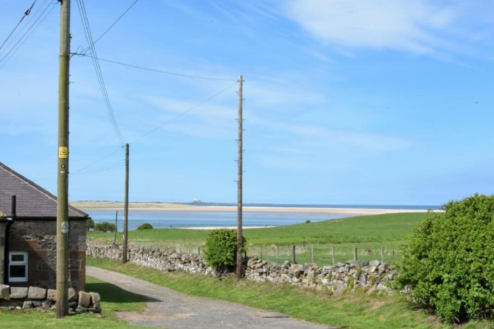 Kittiwake Cottage, Budle Bay แบมบะระ ภายนอก รูปภาพ